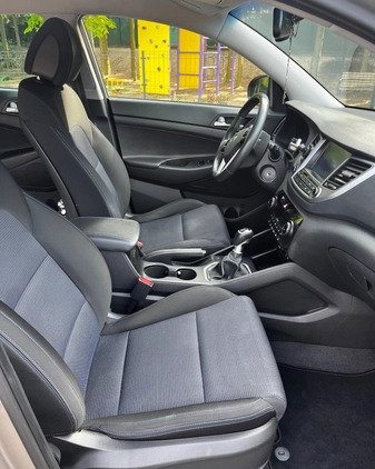 Hyundai Tucson cena 58000 przebieg: 264000, rok produkcji 2016 z Warszawa małe 92